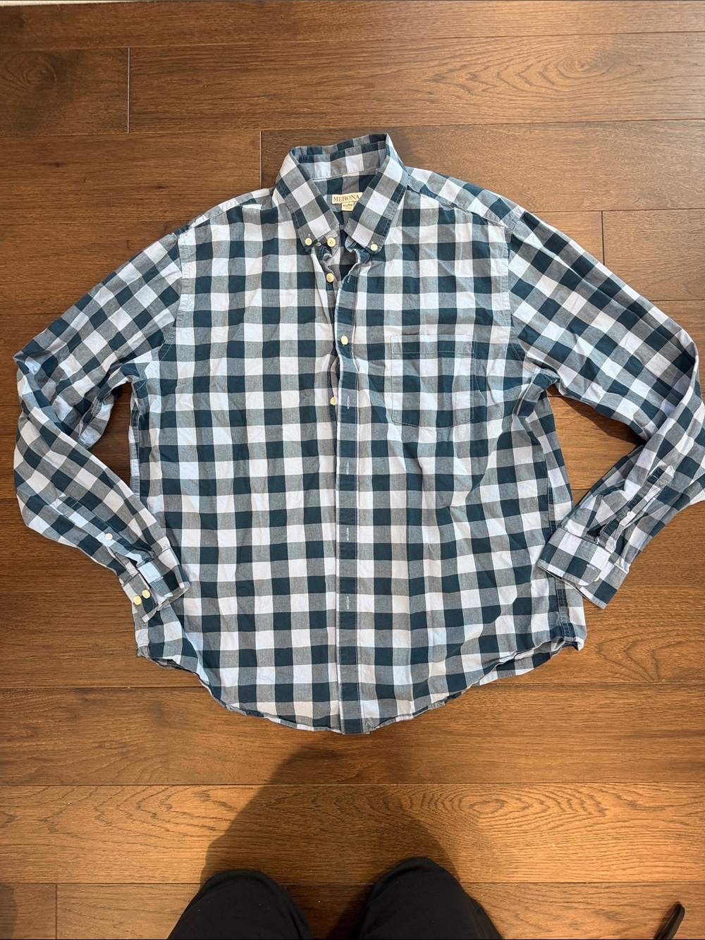 Merona Men’s Blue and White Check Button-Down Shirt XL - C54-054